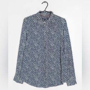 Tommy Hilfiger 18” PTP Leaf Patterned Button Down Shirt, Blue and White, Size 6.